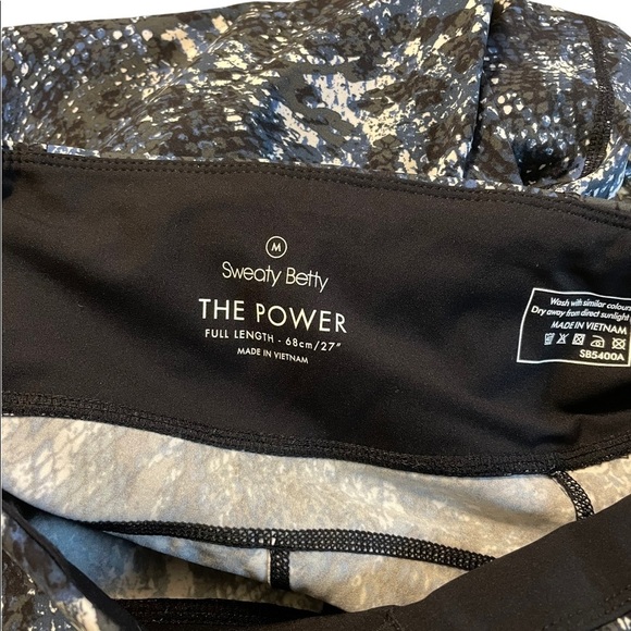 Sweaty Betty Blue Snake Print High Rise 7/8 Pocket Legging - Picture 9 of 9